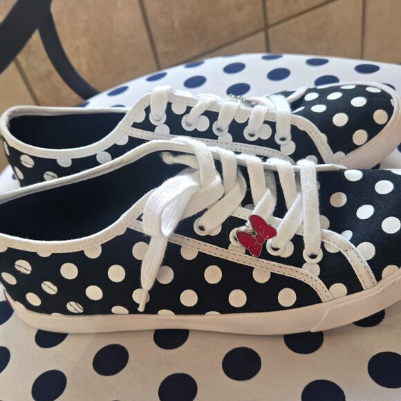 Minnie tennis shoes - Picture 3 of 4